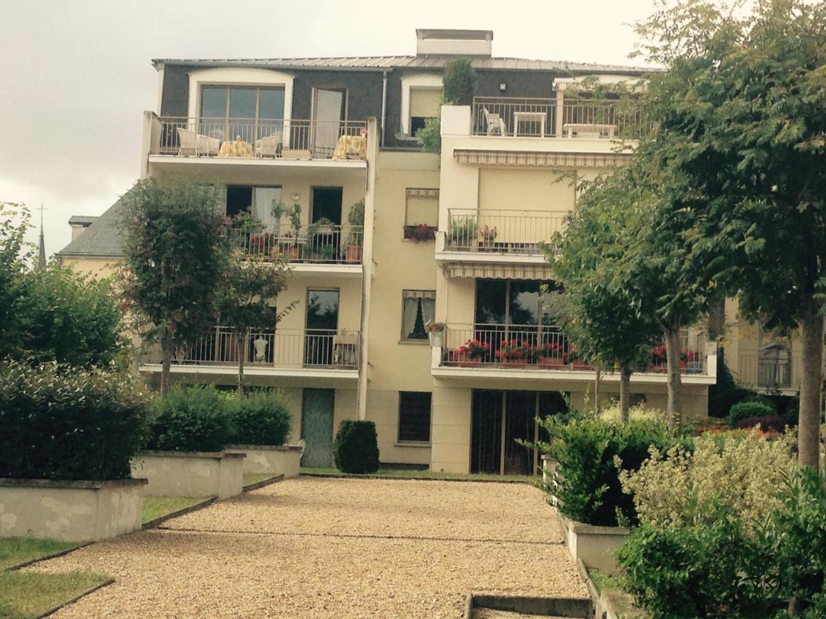 Joli Appartement A Montargis Exterior foto